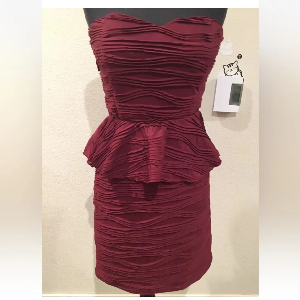 Love Culture women’s dress small wine Burgundy Peplum Mini Strapless Bow bodycon - Picture 2 of 7